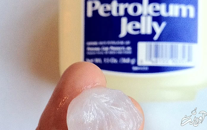 ۵ درمان خانگی برای لب‌های ترک خورده